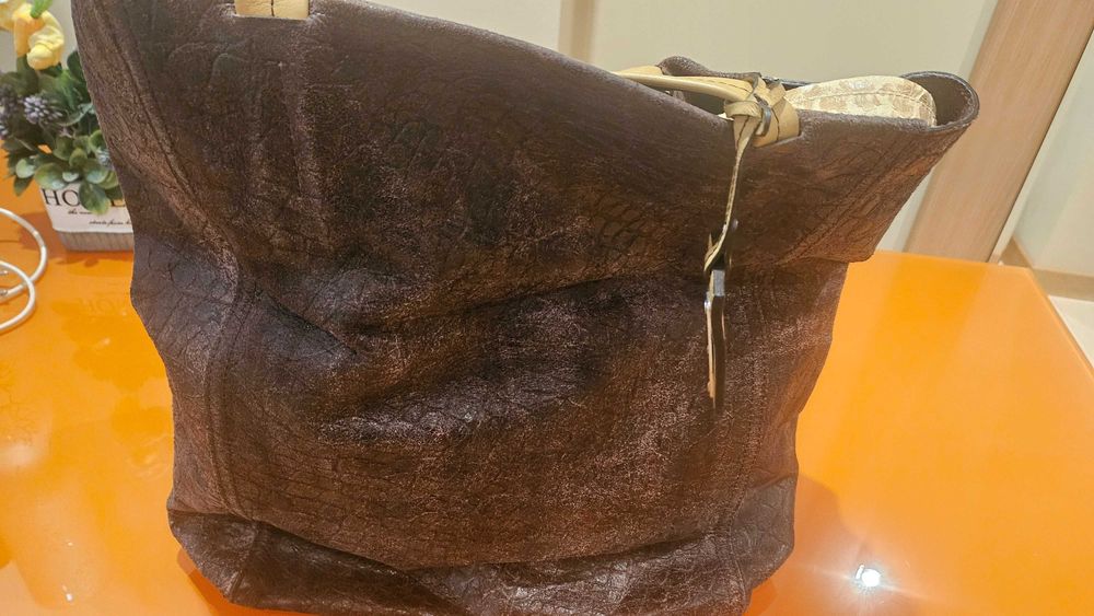 Дамска кожена чанта