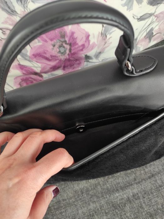 Черна много ефектна чанта с еко кожа