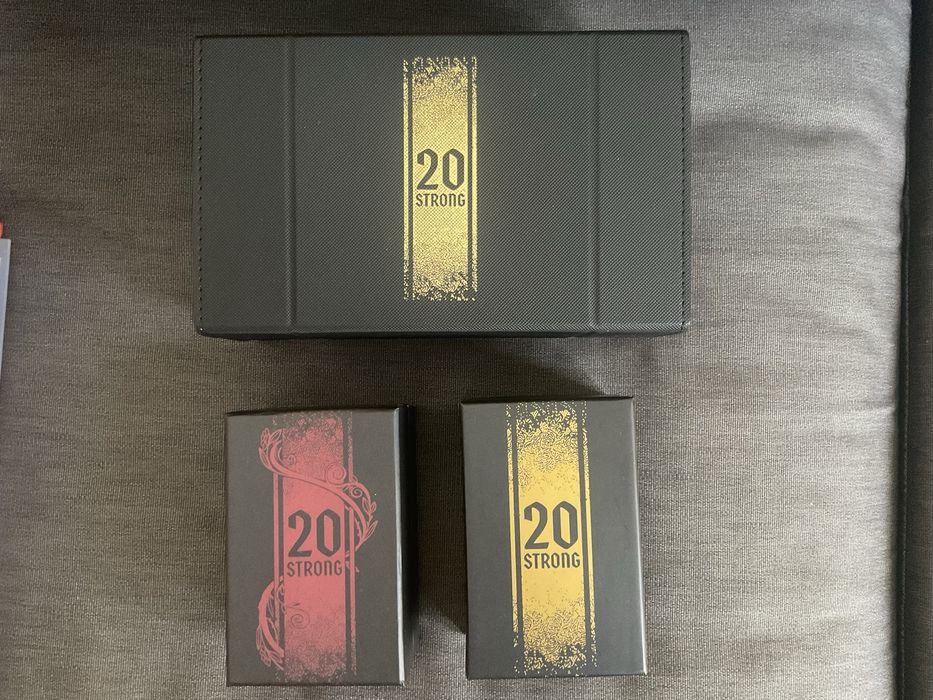Настолни бордови игри 20 Strong + 4 decks travel case (Tanglewoods Red White Gold Baba Yaga Hoplomacus Too many Bones Solar Sentinels) и промо пакети