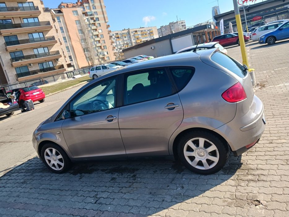 Автомобил Seat Altea, 2000евро