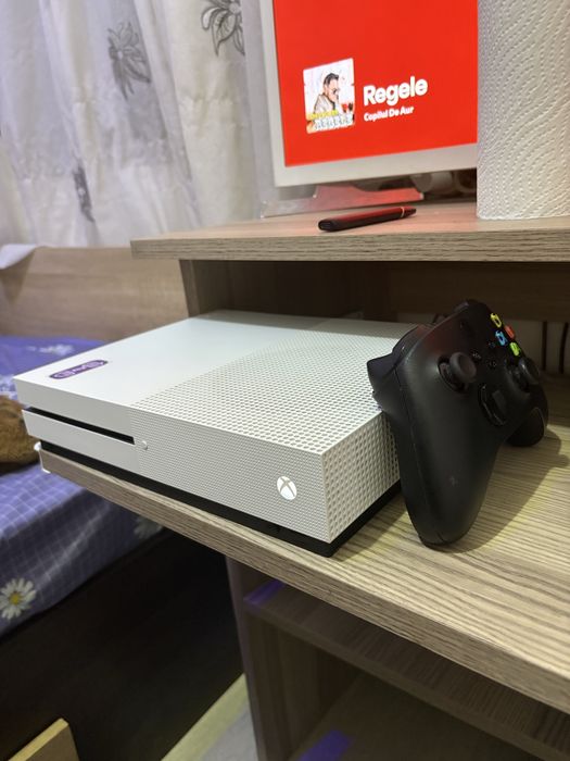 Xbox One s 1 tb alb+maneta