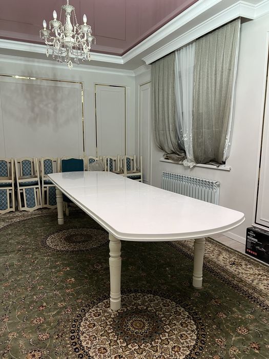 гостинный стол.