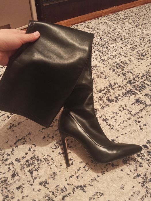 Продаётся обувь сапожки