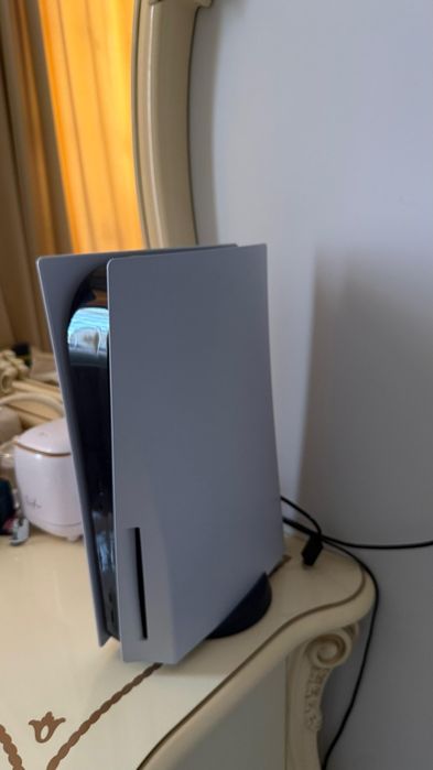 Ps 5 с каробкой почти новый