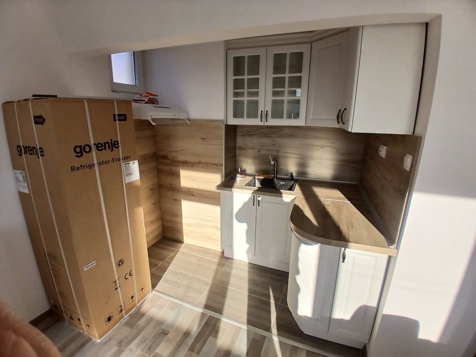 Продавам етаж от къща