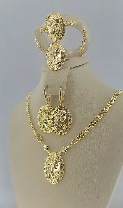 Set bijuterii aur 14K masiv – 26 grame – Model deosebit cu medalioane