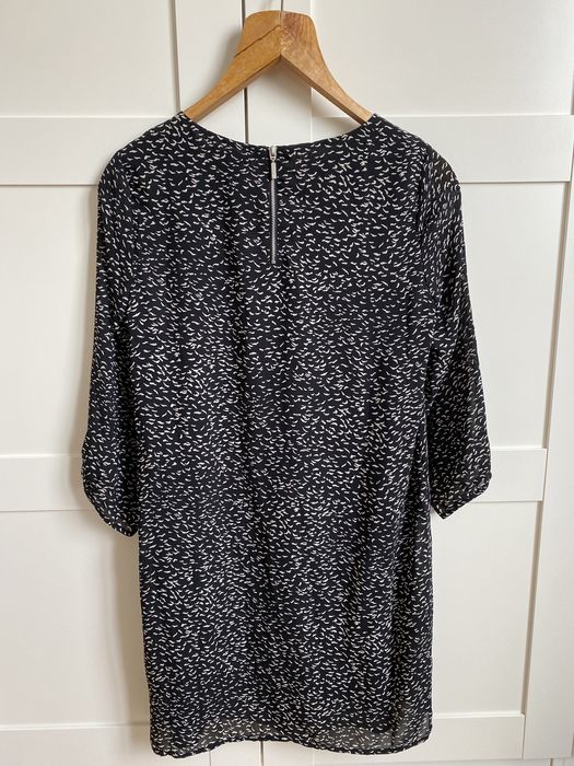 Ефирна лека рокля на H&M