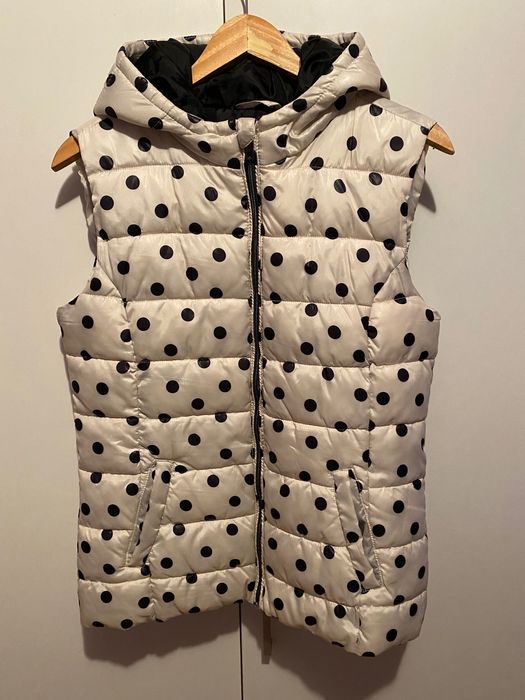 Vesta cu buline dama