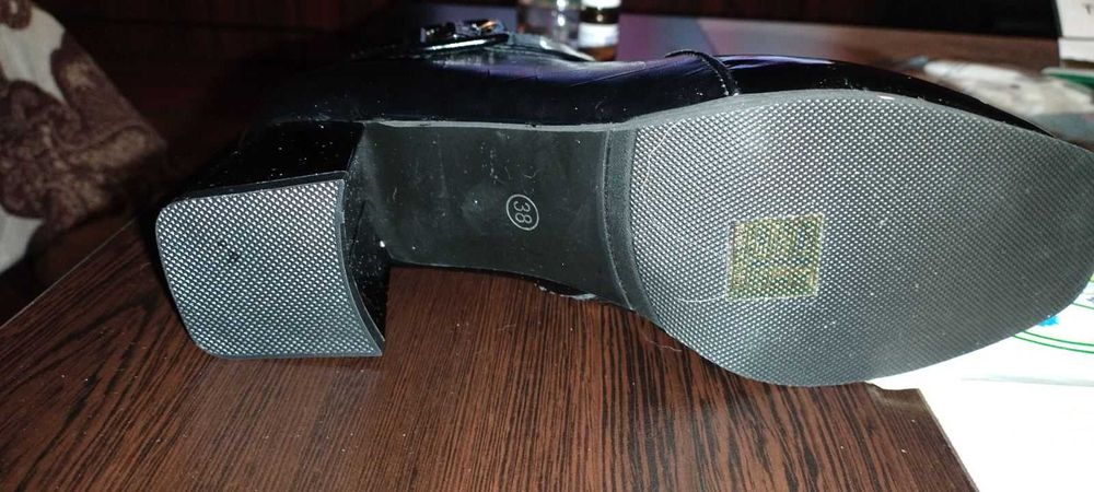 Чисто нови елегантни дамски ботички