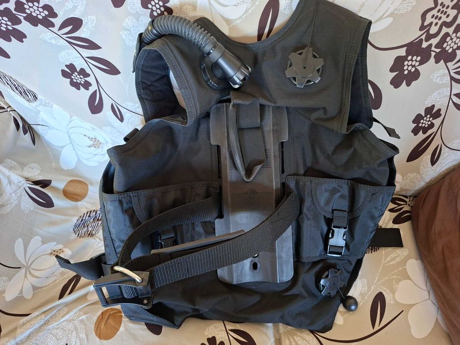 Компенсатор на плаваемост Dacor Talon Scuba BC BCD Размер М Вградено тегло