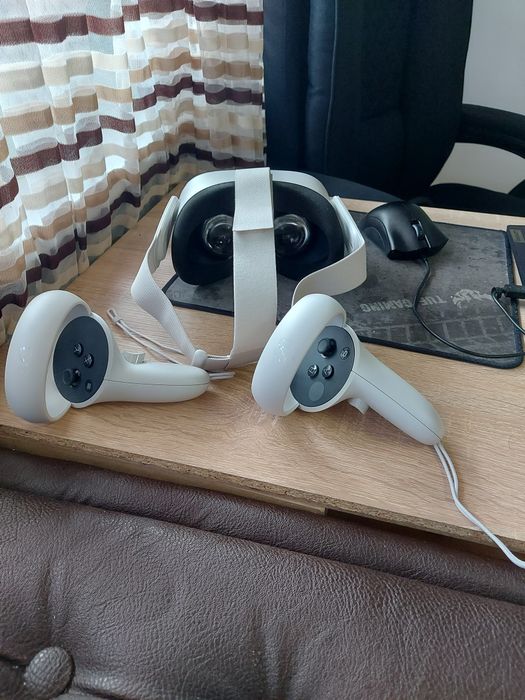 Виртуални очила Meta Quest 2