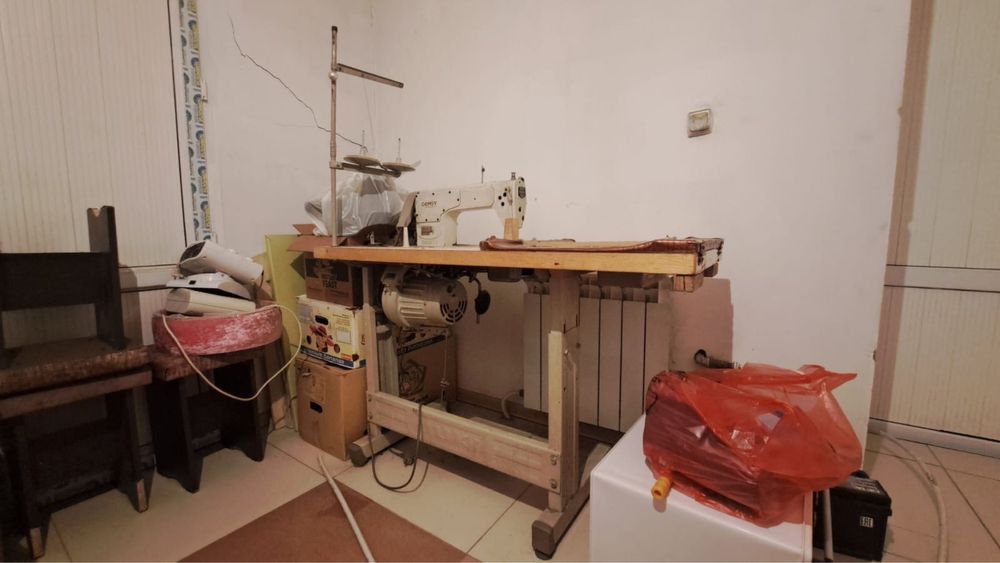 Продам срочно швейную машинку