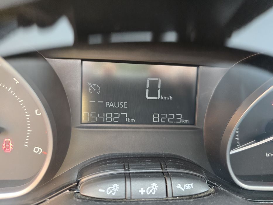 Peugeot 208 1.6 hdi an 2015 57000 km