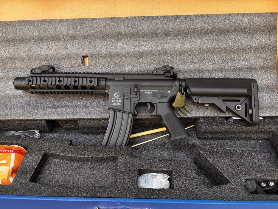 Replica M4 Cybergun ca noua