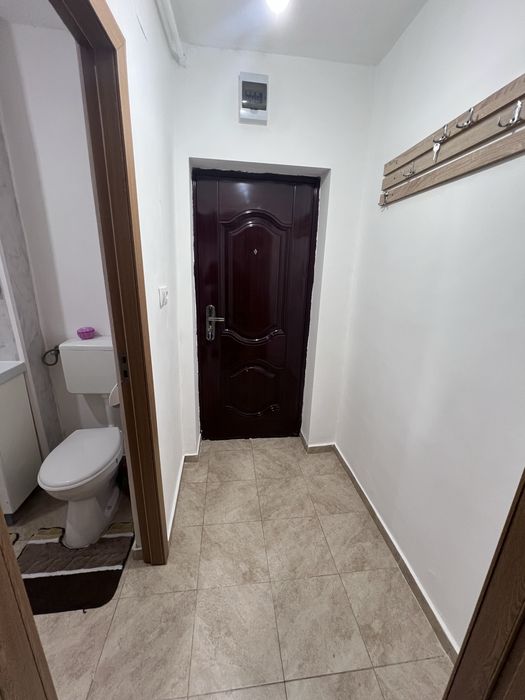 Închiriez garsonieră