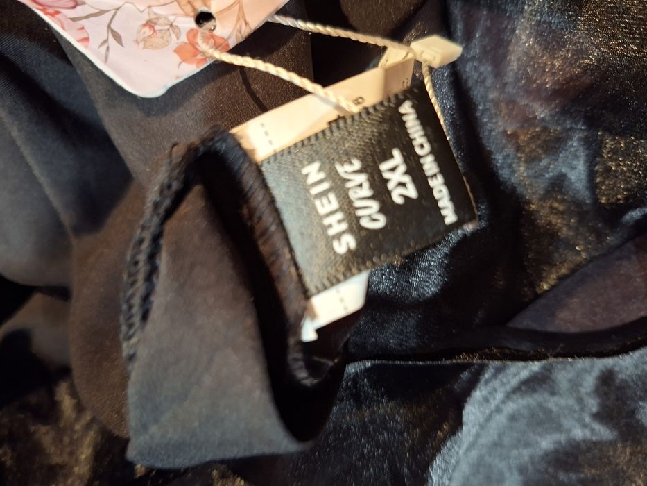 Черна елегантна рокля