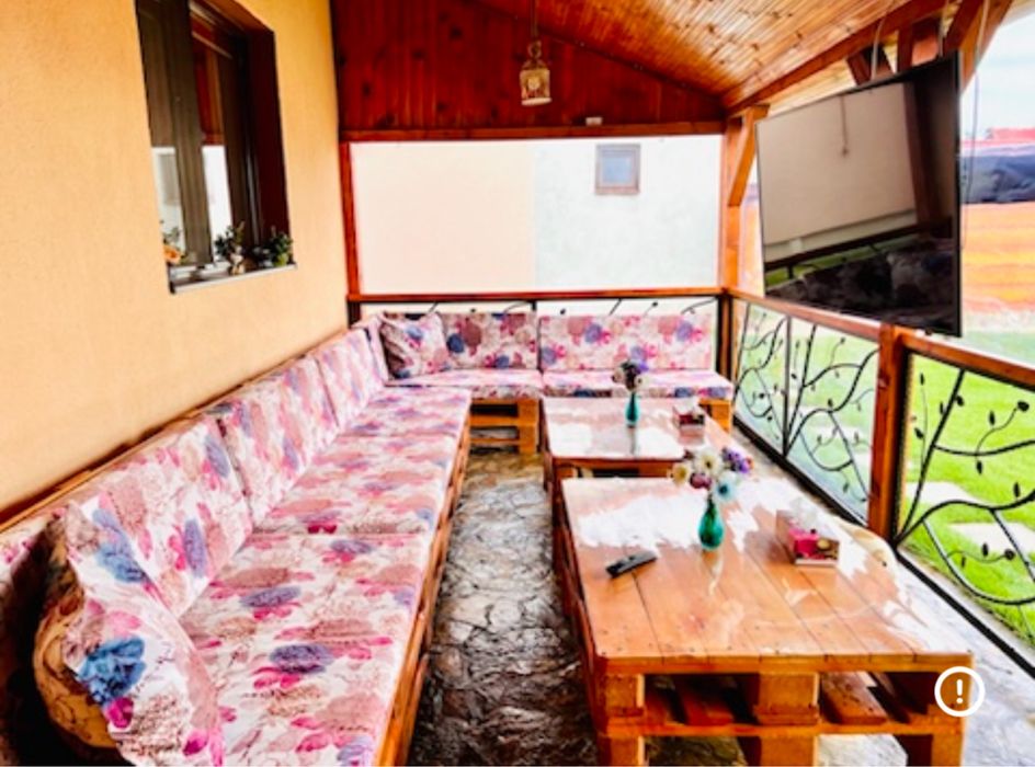 Coltar terasa din paleti cu saltele facute la comanda