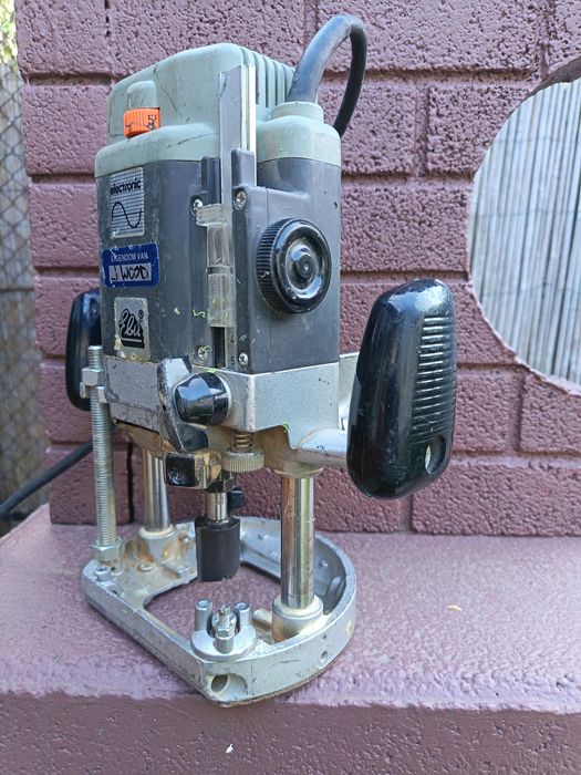 Dewalt ,Elu 1800