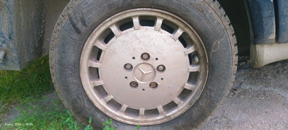 Продам диски от мерседес с шинами Мишлен