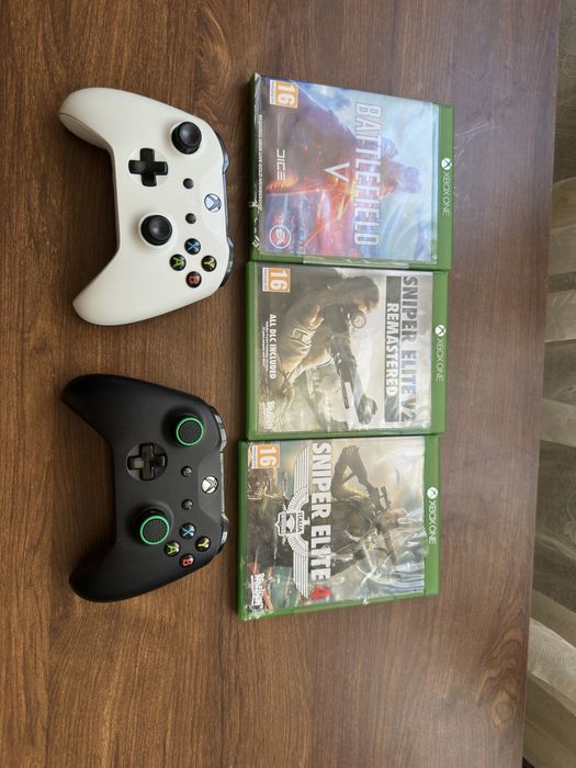 Xbox one X 2 Controllere+3 jocuri