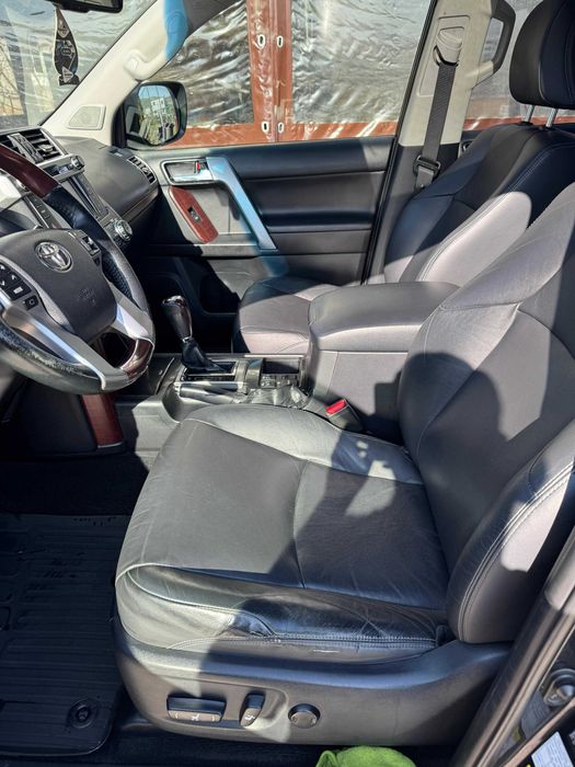 Toyota Land  Cruiser