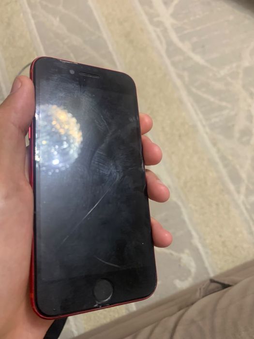 iPhone SE 2020 продам