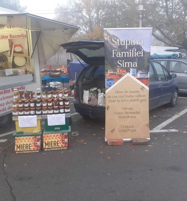 Vând miere de albine din zonă de munte