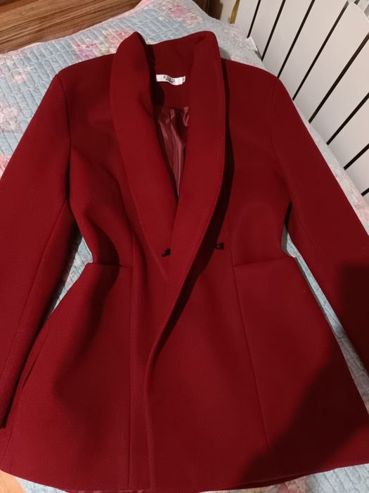 Продается новое пальто за 25000