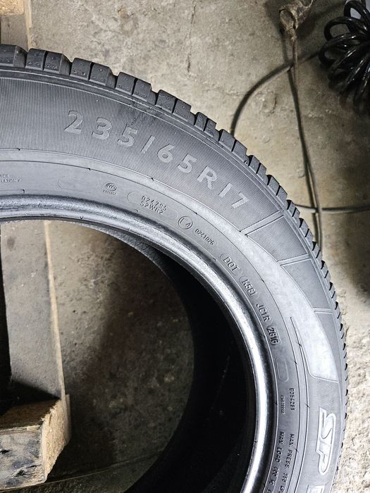 4 anvelope iarna 235 65 17 Dunlop