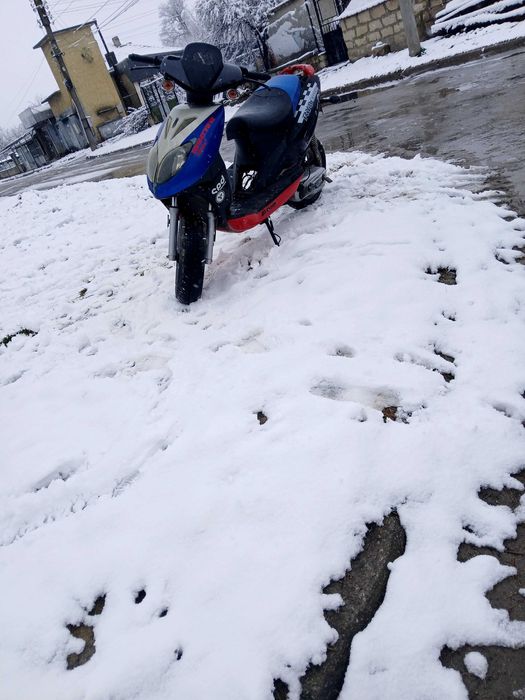 ПРОДАВАСЕ Скутер 150 Кубика Може и бартер