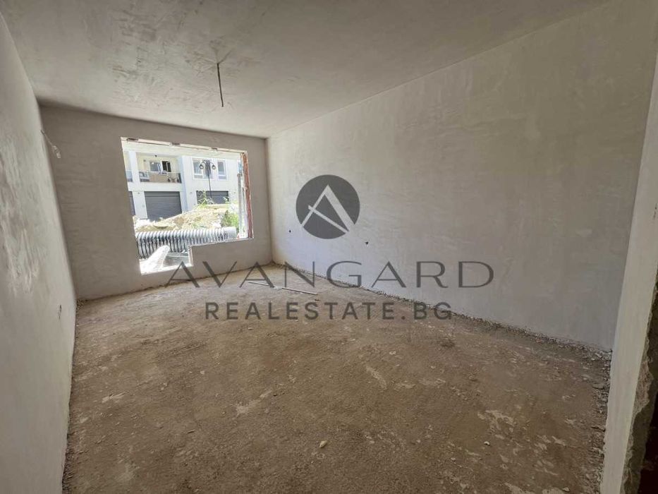 Продава се Тристаен апартамент в Пловдив, Кючук Париж - 152 кв.м за 758 €/кв.м - Снимка #2