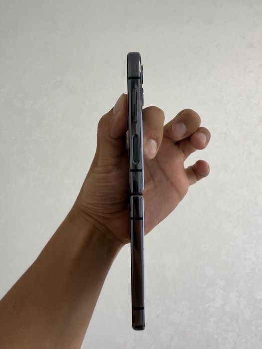 Samsung Galaxy Z Flip 4