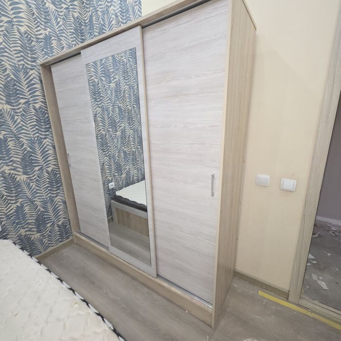 Срочно продам хайтик спальный гарнитур