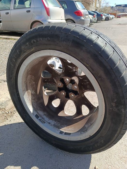 Алуминиеви джанти с гуми
