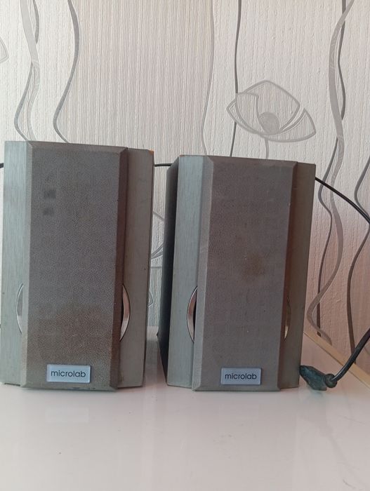 Продам акустические системы большие -25000