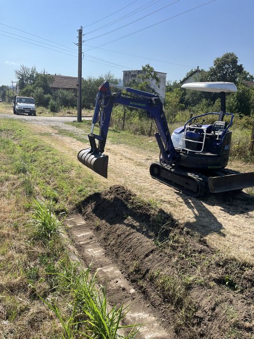 Изкопни услуги с мини багер и самосвал