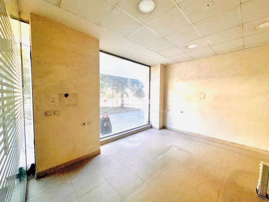 Дава се под наем Офис в Банско - 75 кв.м за 1000 € - Снимка #8