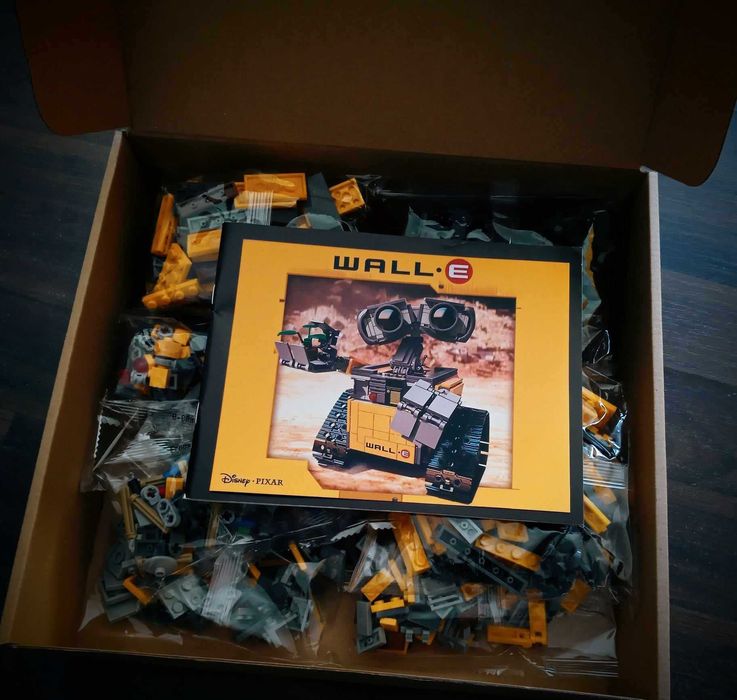 NOU TIP marca L disney robot Wall E 21303