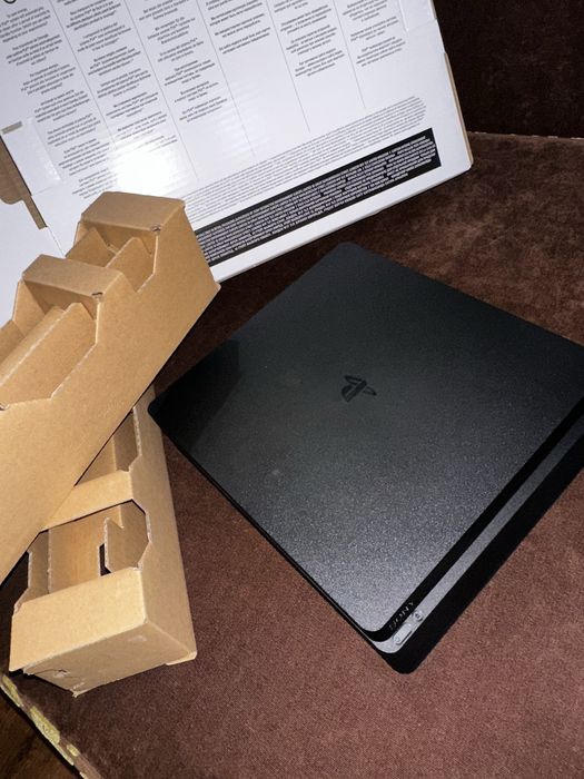Playstation 4 slim