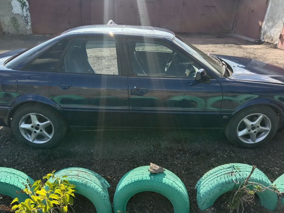Продаю Ауди 80 В4 1992