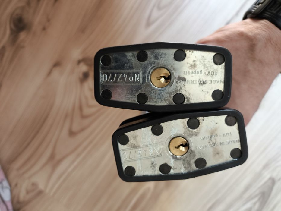 Катинари Abus 42/70 с дълга скоба