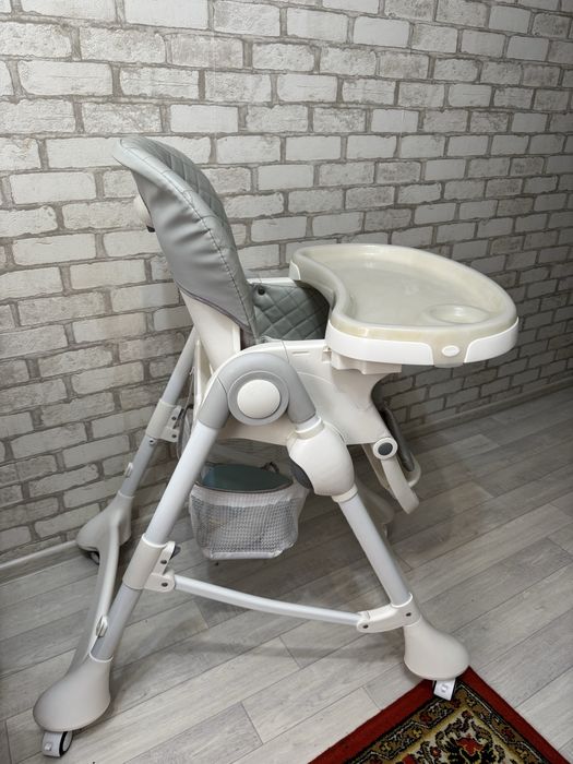 Детский стульчик для кормления