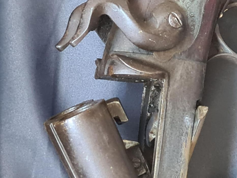 Стара щифтова пушка ЛЕФУШЕ