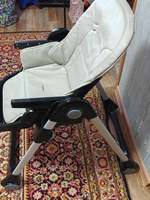 Детский стульчик для кормления