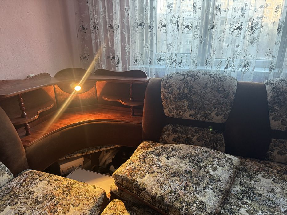 Продается диван для гостинной