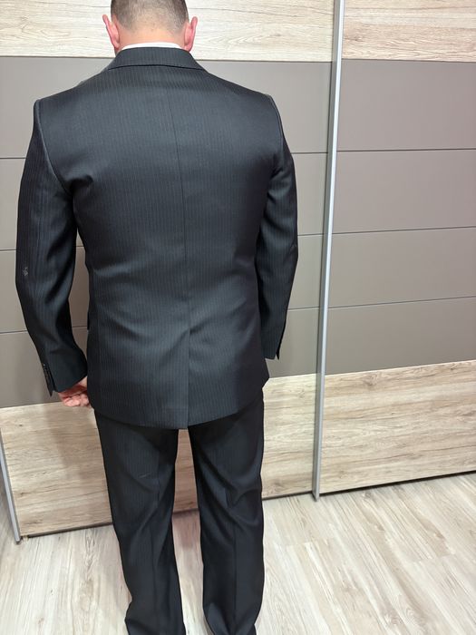 Черен официален костюм ,риза