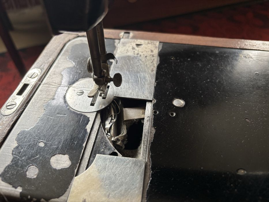 Швейная машинка Zinger