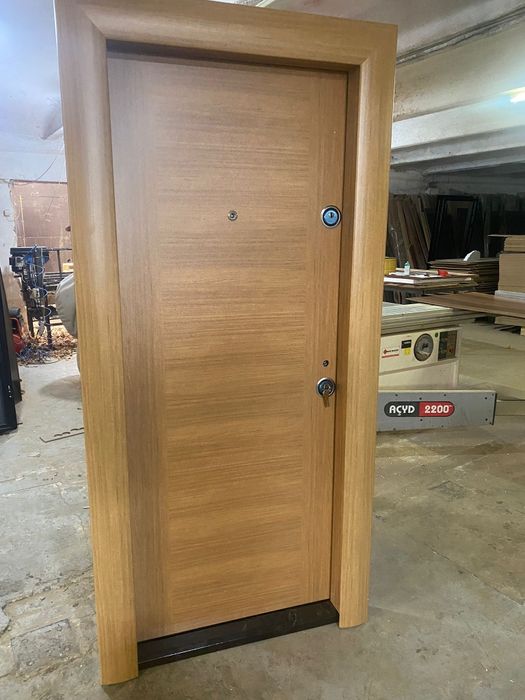 Uși usa de Exterior metalice intrare în apartament montaj inclus