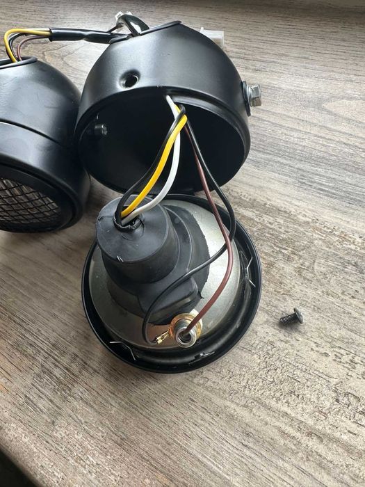 Универсален фар за мотор