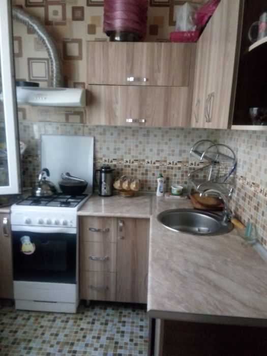 ПРОДАЕТСЯ 2\4\4 перекресток Ширин Фархадский